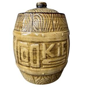 Vintage Monmouth Pottery Western Stoneware Wood Grain Barrel Cookie Jar 8.5